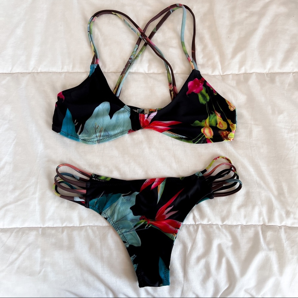 Black & Multicolor Floral Birds of Paradise Bikini Set